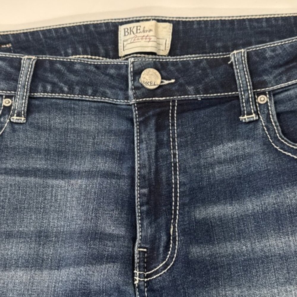 BKE Womens Gabby Jeans Size 32 Stretch Distressed Curvy Fit Straight Crop 34x25 - Picture 13 of 13